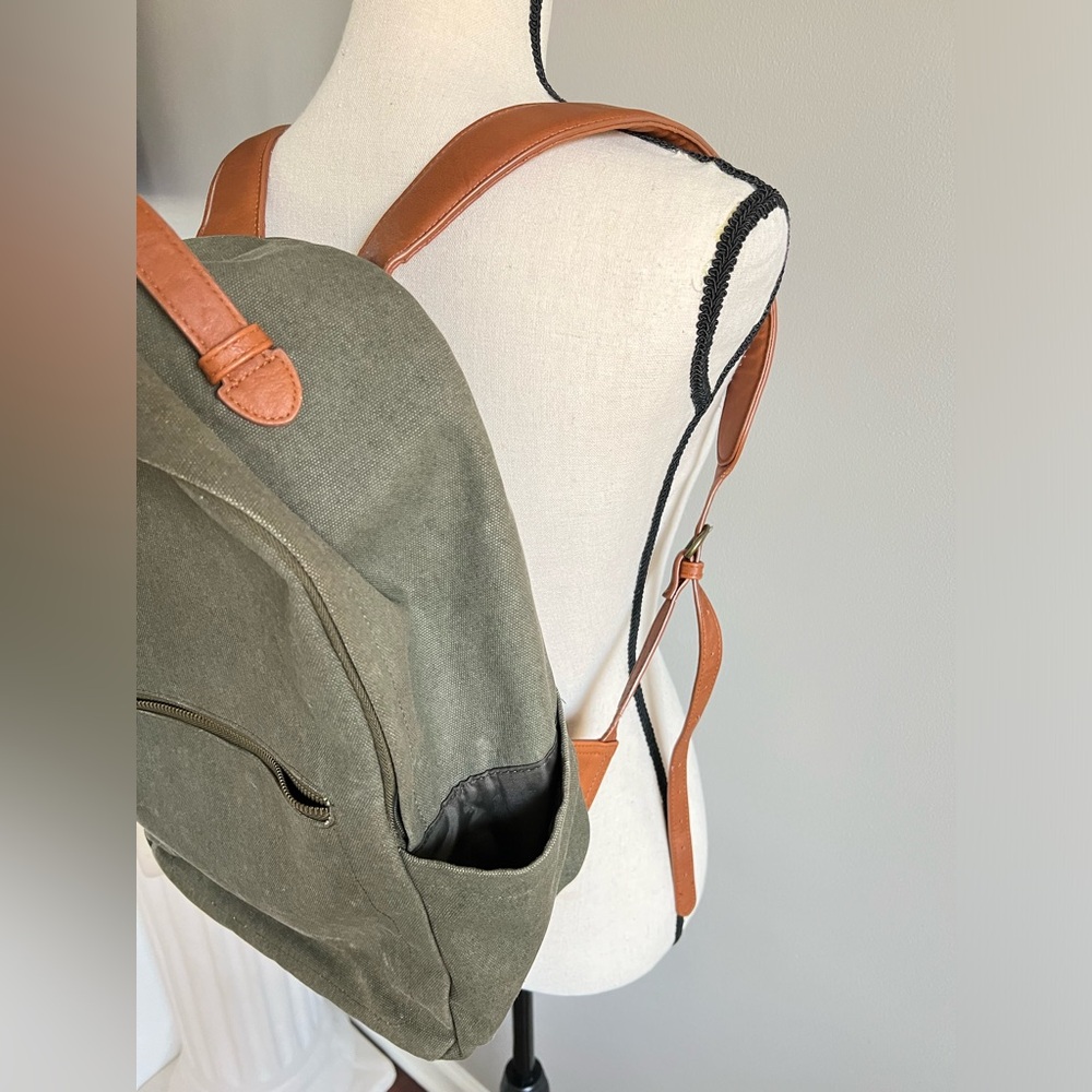 Universal Thread Unisex Green Canvas Backpack Veg… - image 3